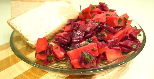 Салат из свеклы с яблоками