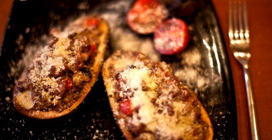 Запеченные фаршированные баклажаны