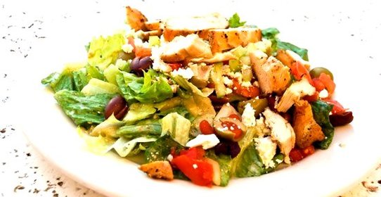 Салат из курицы по‑гречески