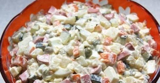 Салат Зимний с соленым огурцом и морковью