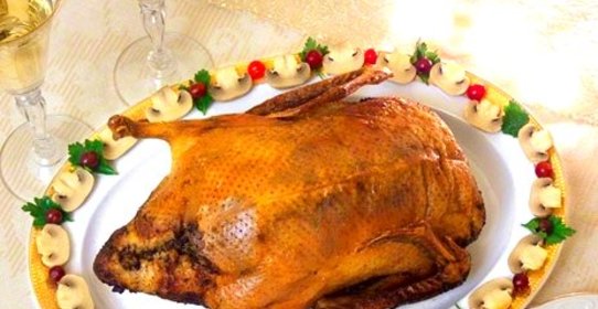 Утка, фаршированная гречкой и грибами