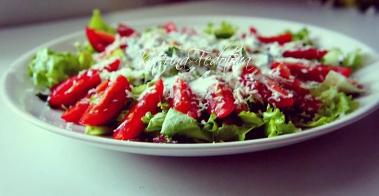 Салат из тунца с зеленью