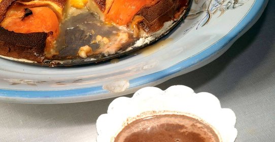 Клафути с абрикосами и персиками