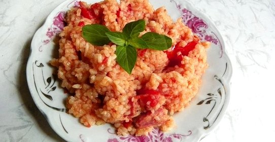 Рис с колбасой