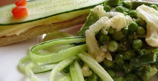 Салат из капусты с огурцом