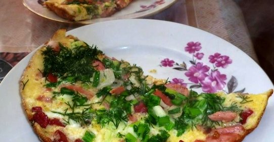 Омлет с колбасой