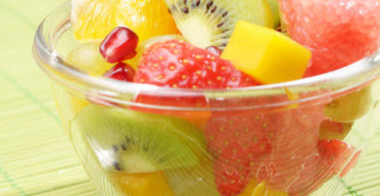 Цитрусовый салат из киви, апельсина и помело