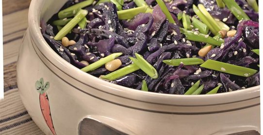 Тушеная красная капуста