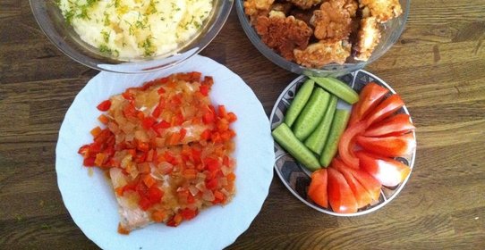 Семга с овощами