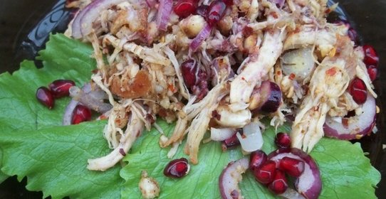 Куриный салат с гранатом