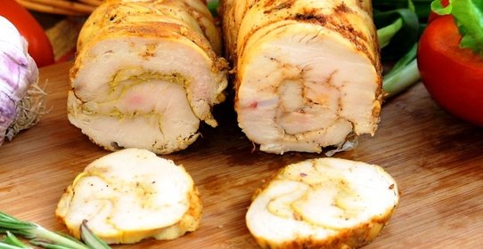 Куриная пастрома на пару, подкопченная розмарином