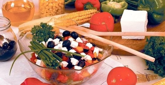 Салат греческий с брынзой