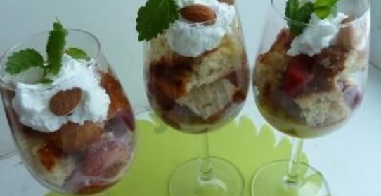 Десерт клубничный трайфл