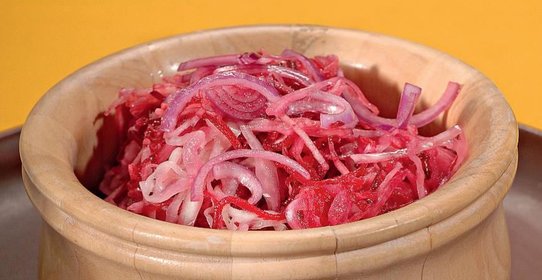 Салат из квашеной капусты