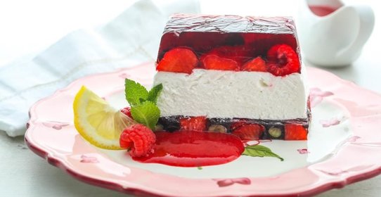 Фрукты с зеленым чаем