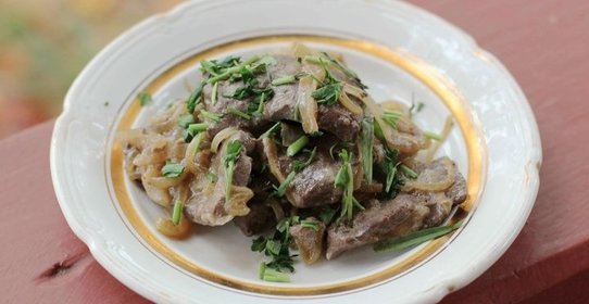 Печень по-строгановски