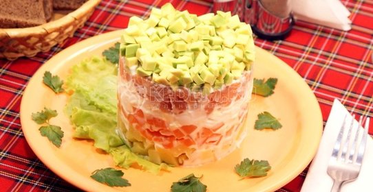 Салат из сёмги слабосолёной