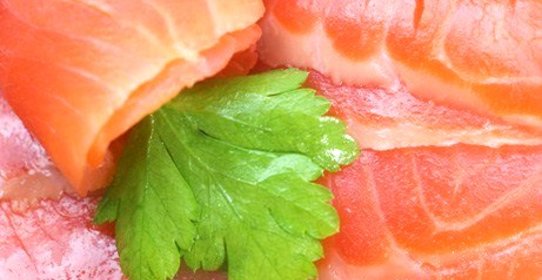 Тушеная семга с овощами