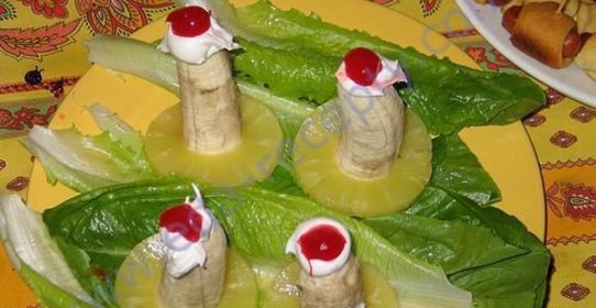 Салат детский на день рождения Бананы-свечи