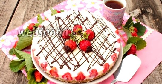 Торт-суфле «Халва и клубника»