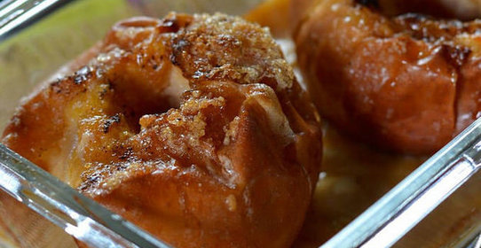 Яблоки, запеченные с ванильным кремом