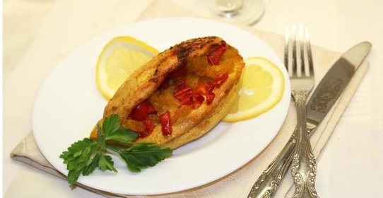Куриные кармашки с ананасами
