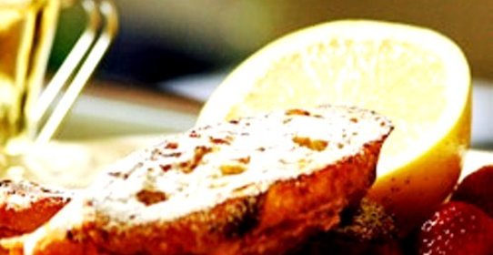 Тосты с малиновым пюре