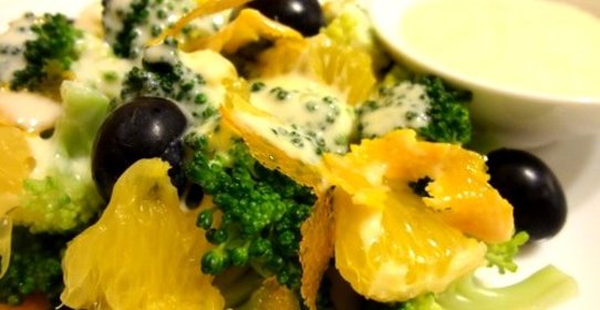 Салат из брокколи с апельсином