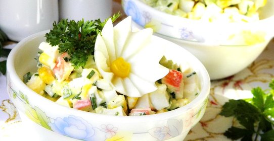 Крабовый салат из крабовых палочек