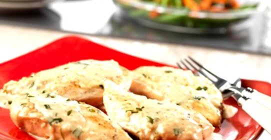 Курица в сметанно-чесночном соусе