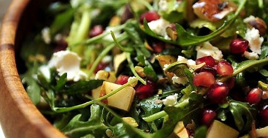 Салат с грушей и сыром