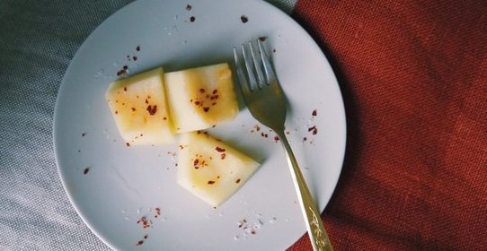 Дыня с солью и перцем