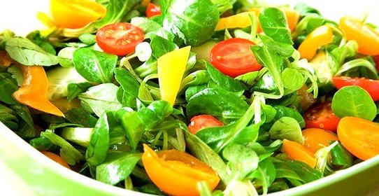 Свежий овощной салат