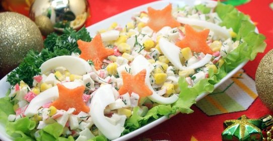 Салат с крабовыми палочками и кукурузой