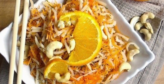 Морковный салат с сельдереем