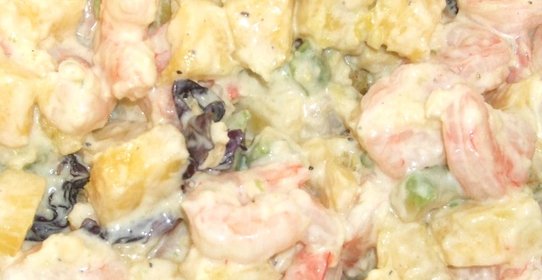 Салат из королевских креветок с ананасом и пармезаном