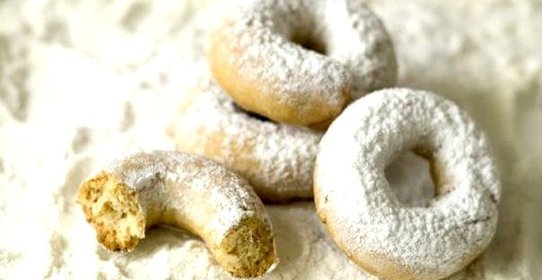 Медовые колечки с лимонной цедрой