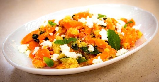 Теплый салат с печёной морковью