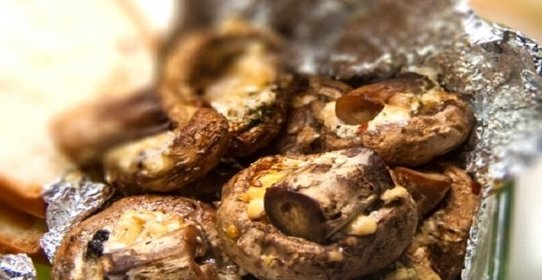 Шампиньоны в фольге в духовке