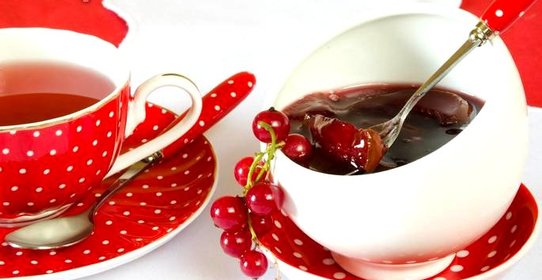 Груши в пюре из красной смородины