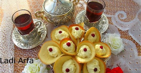 Печенье Каллы с заварным кремом.