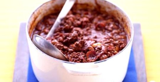 Жаркое из индейки, бекона и фасоли