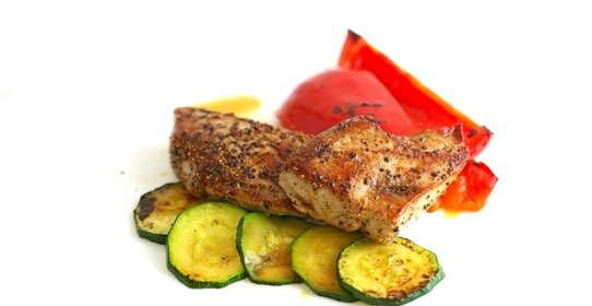 Тунец с овощами