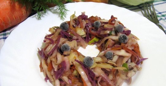 Тушеная белокочанная и краснокочанная капуста