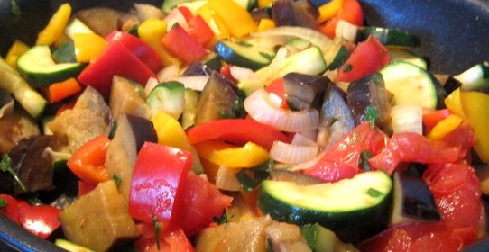 Рататуй с цукини и баклажаном