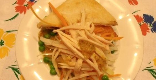 Жюльен из курицы с соусом из куркумы