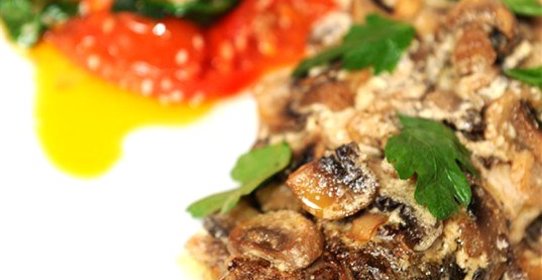 Радужная форель в грибном соусе