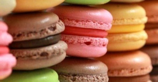 Пирожное макарон с тремя начинками