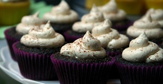 Шоколадные капкейки со сливочным кремом