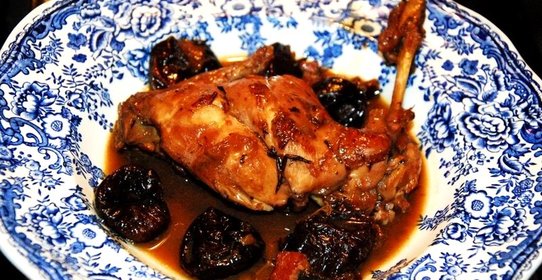 Кролик в красном пиве